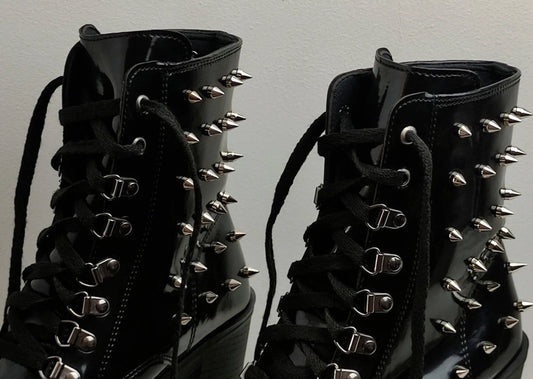 Bota Verniz com Spikes - Platz Eins SANTACROW